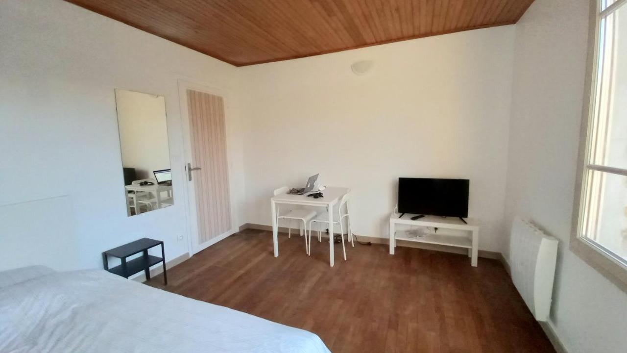 Super Appartement Au Centre Ville De Rosny Sous Bois エクステリア 写真